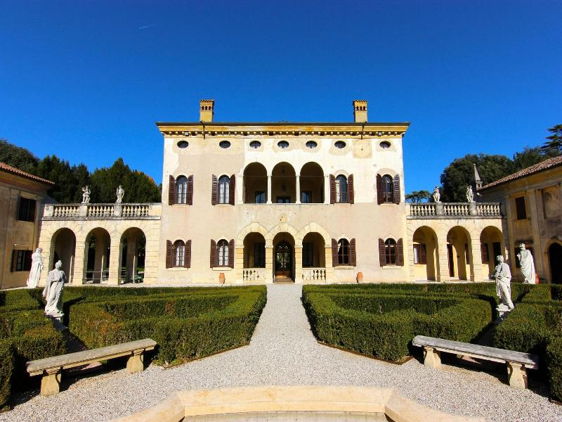 Villa Giona image