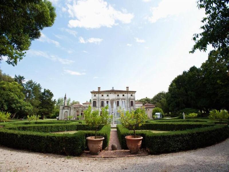 Villa Giona image