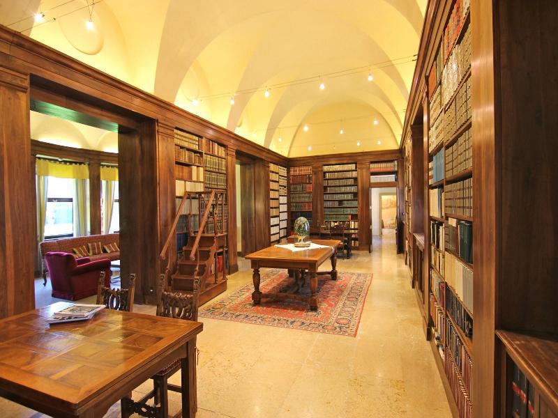 Villa Giona image