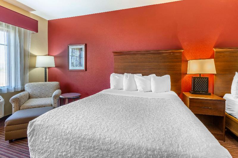BEST WESTERN Plus Chandler Hotel & Suites image
