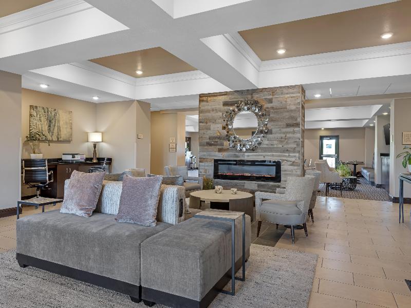 BEST WESTERN Plus Overland Inn