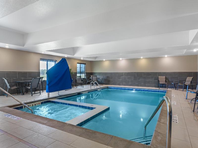 BEST WESTERN Plus Overland Inn