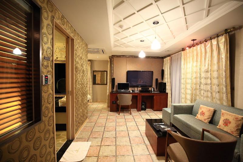 Tongyeong Gallery Tourist Hotel image