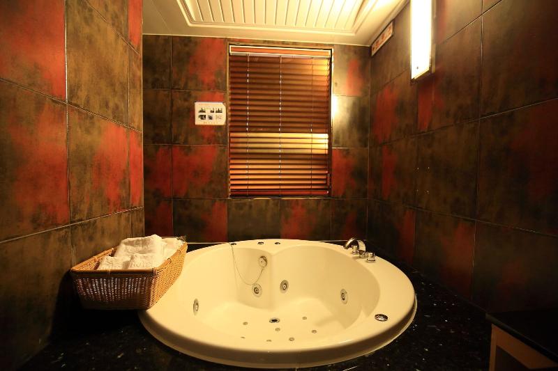 Tongyeong Gallery Tourist Hotel image