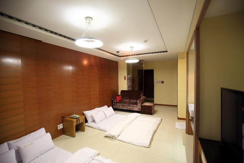 Tongyeong Gallery Tourist Hotel image