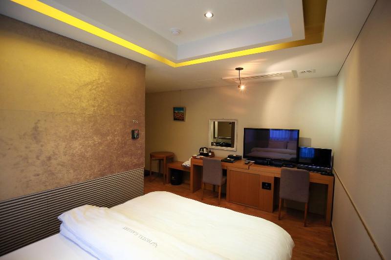 Tongyeong Gallery Tourist Hotel image