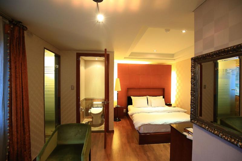 Tongyeong Gallery Tourist Hotel image