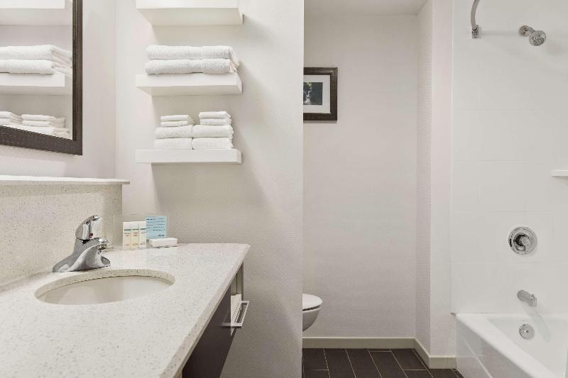 Hampton Inn Penn Yan image