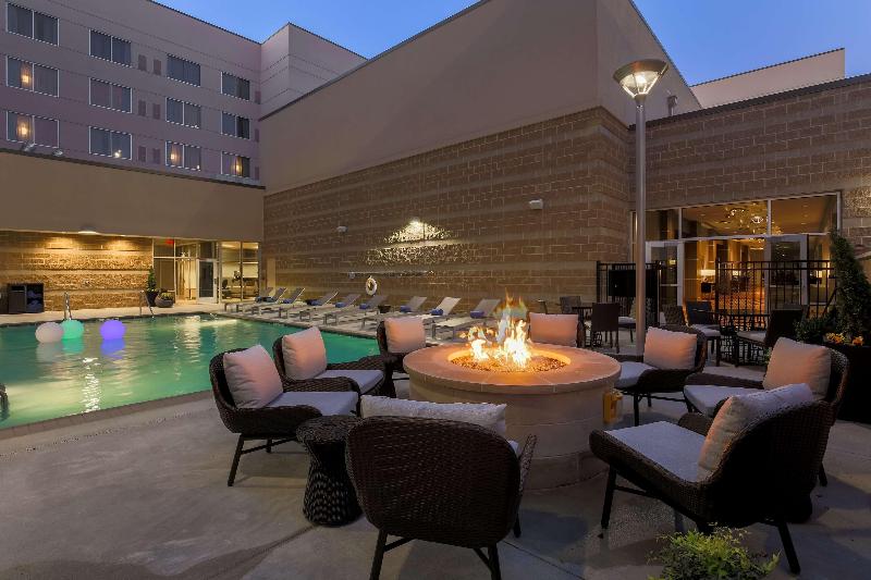 Hotel DoubleTree by Hilton Evansville, IN