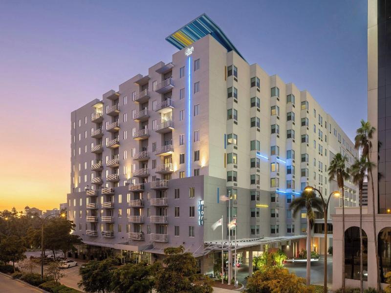 Aloft Sarasota image