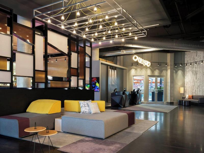 Aloft Sarasota image