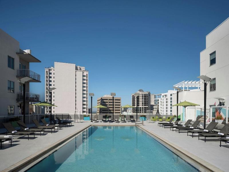 Aloft Sarasota image