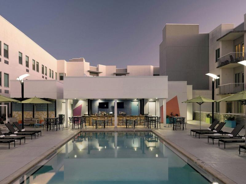Aloft Sarasota image