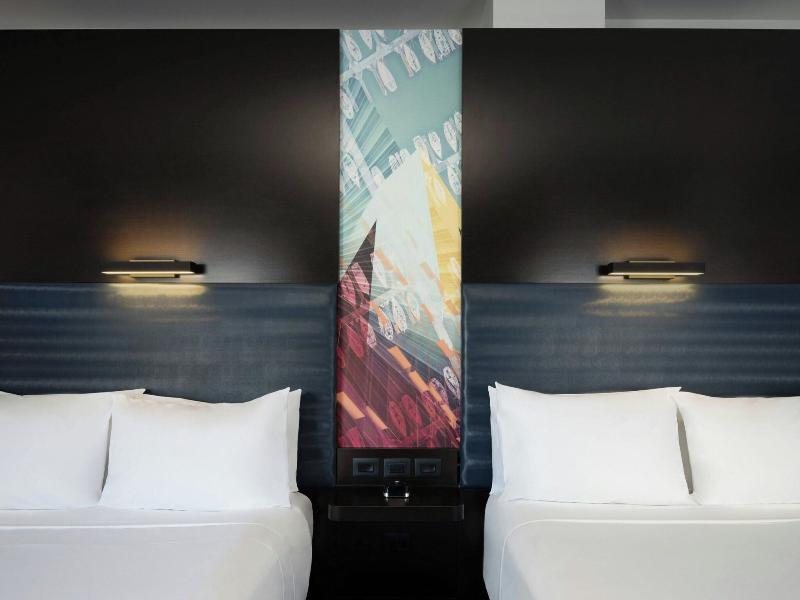Aloft Sarasota image