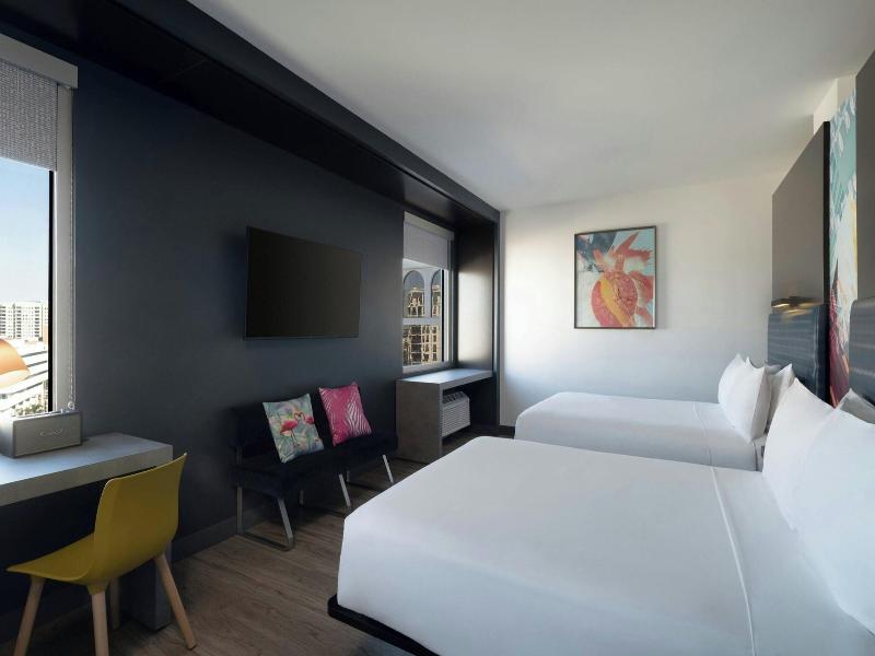 Aloft Sarasota image