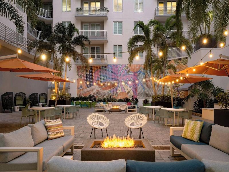 Aloft Sarasota image