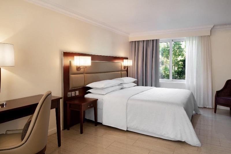 Sheraton Samoa Aggie Grey'S Hotel & Bungalows image