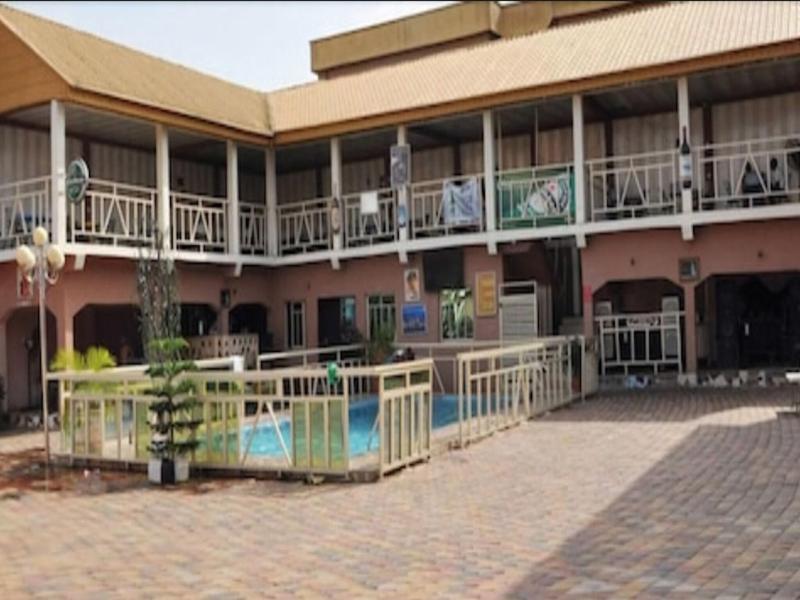 Keviz Hotel image