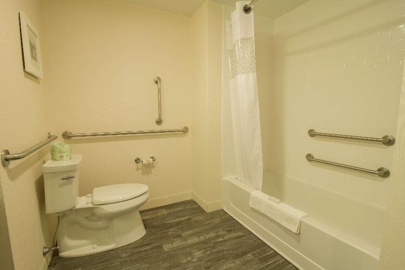 Hampton Inn & Suites Cazenovia image