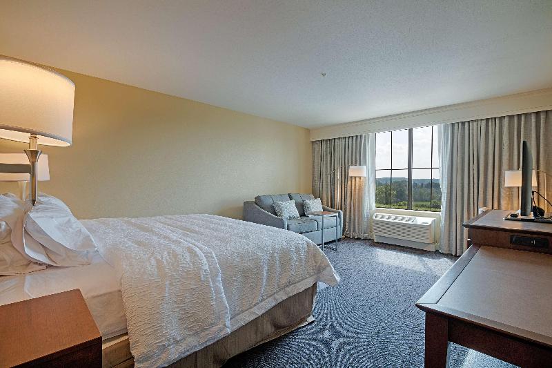 Hampton Inn & Suites Cazenovia image