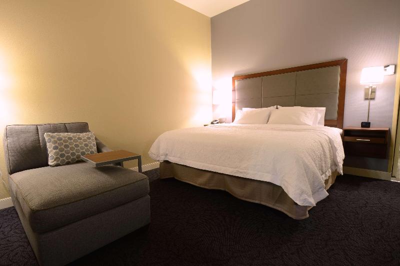 Hampton Inn & Suites Cazenovia image