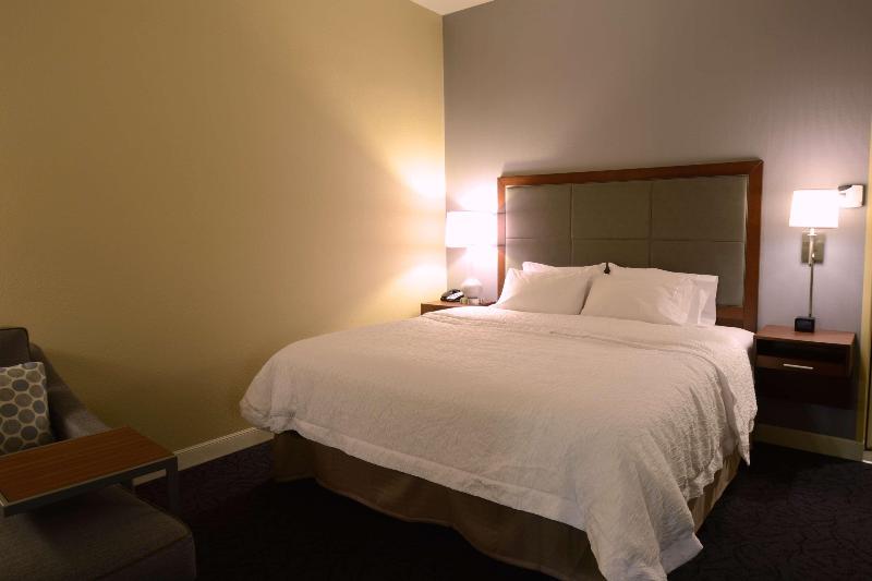 Hampton Inn & Suites Cazenovia image