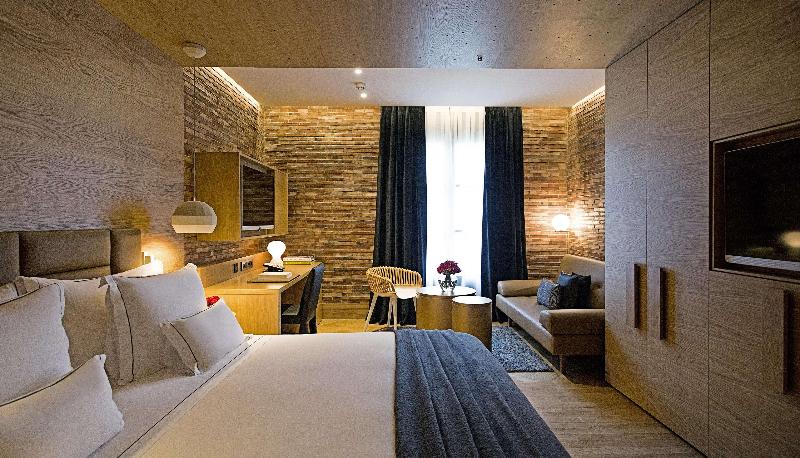 Monument Hotel image