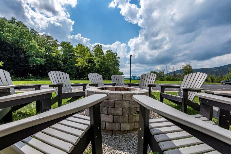 Best Western Plus The Hammondsport Hotel image