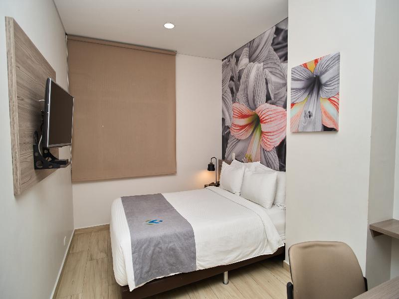 Hotel Vivre image