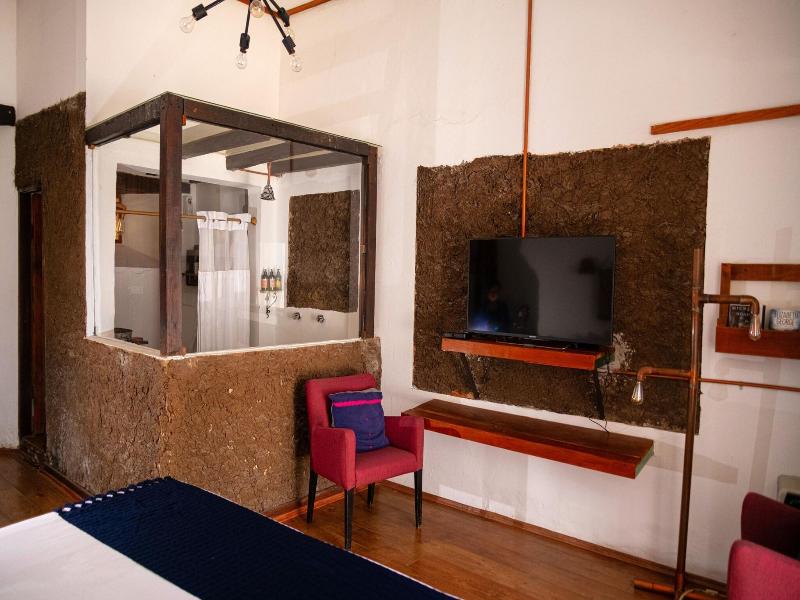 Sereno Art Hotel image