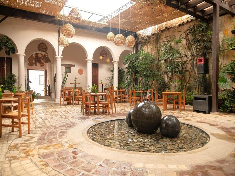 Sereno Art Hotel image