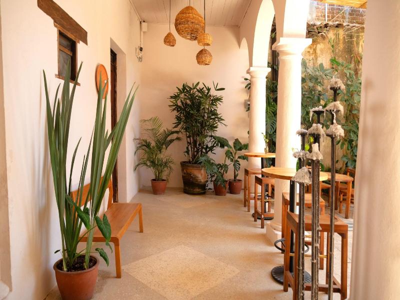 Sereno Art Hotel image