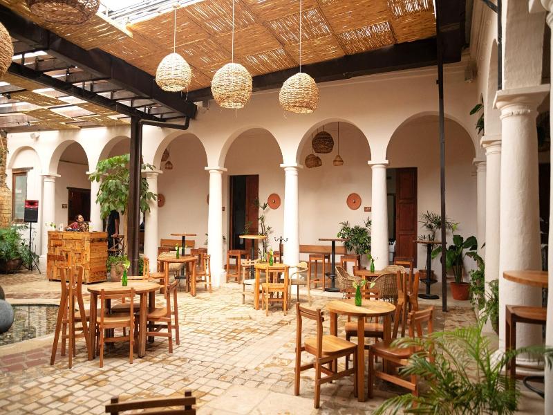 Sereno Art Hotel image