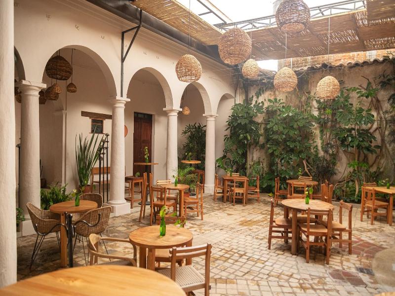 Sereno Art Hotel image