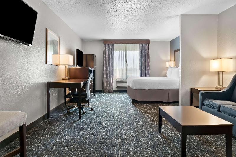 Best Western Plus Flint Airport Inn & Suites image