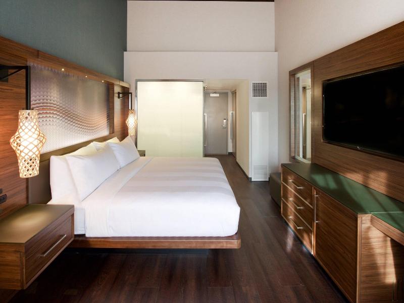 DOUBLE KING SIZE BED — photo 4