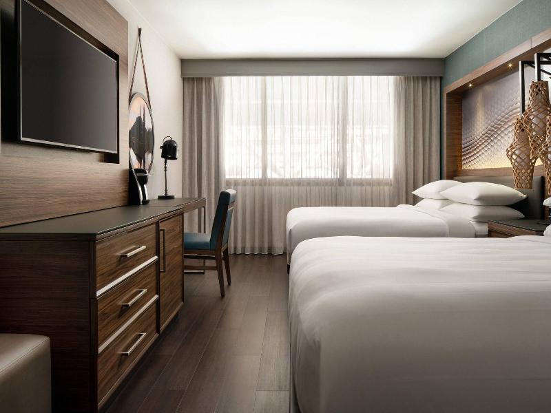 Room TWO QUEEN BEDS