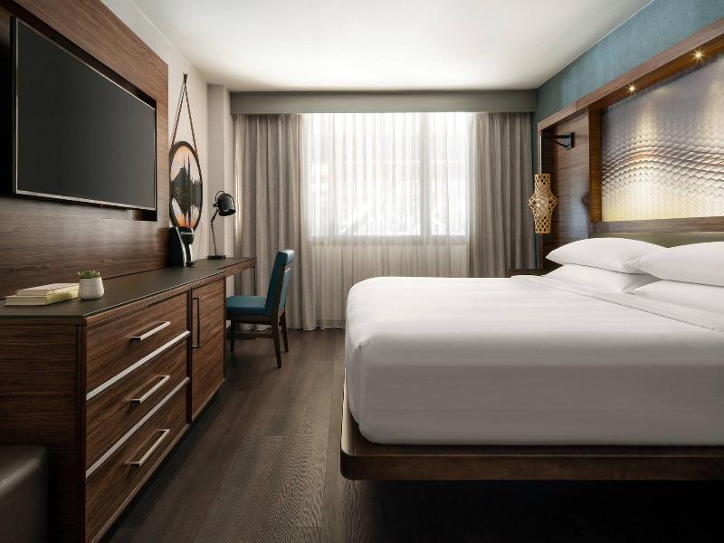 DOUBLE Accessible KING SIZE BED