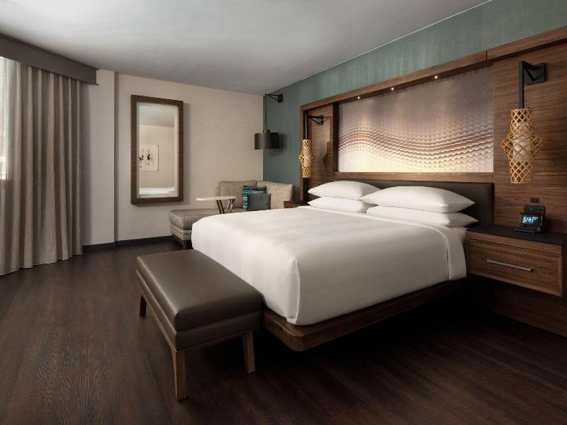 DOUBLE Accessible KING SIZE BED