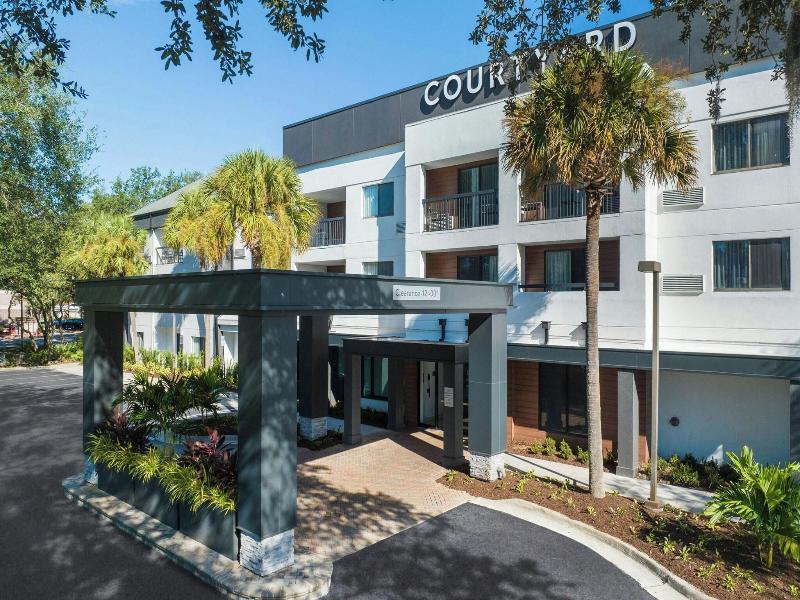 Courtyard Tampa North/I-75 Fletcher image