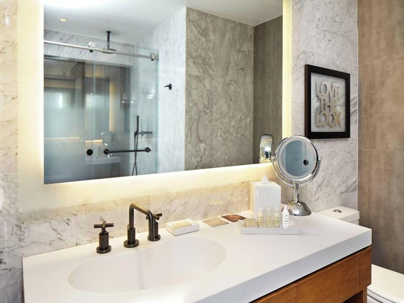 Renaissance New York Midtown Hotel image