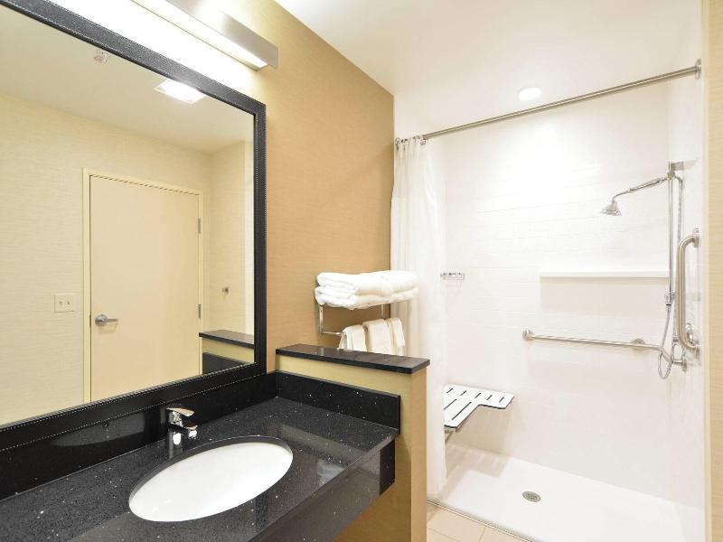 Fairfield Inn & Suites Eau Claire Chippewa Falls image