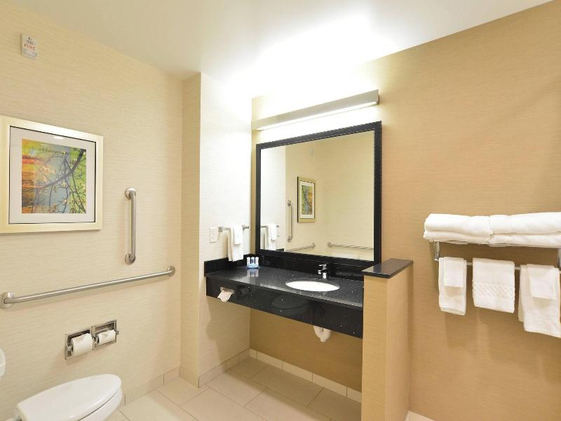 Fairfield Inn & Suites Eau Claire Chippewa Falls image