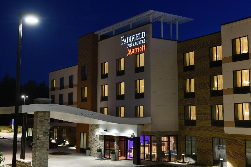 Fairfield Inn & Suites Omaha West