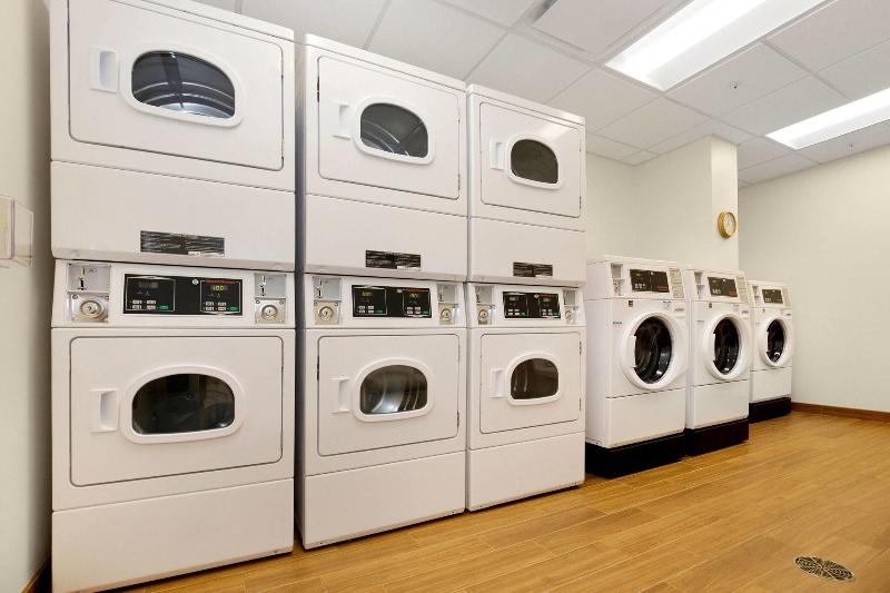 TownePlace Suites Pittsburgh Harmarville image