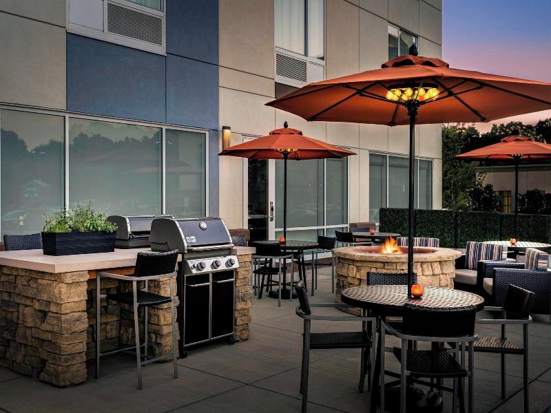 TownePlace Suites Pittsburgh Harmarville image