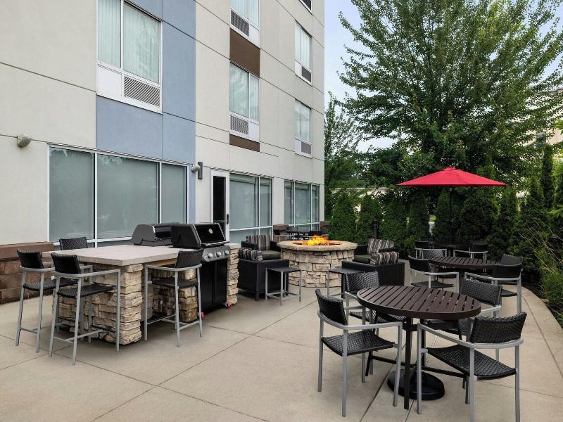 TownePlace Suites Pittsburgh Harmarville image