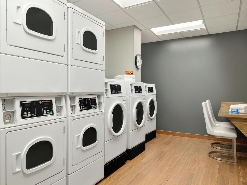 TownePlace Suites Pittsburgh Harmarville image