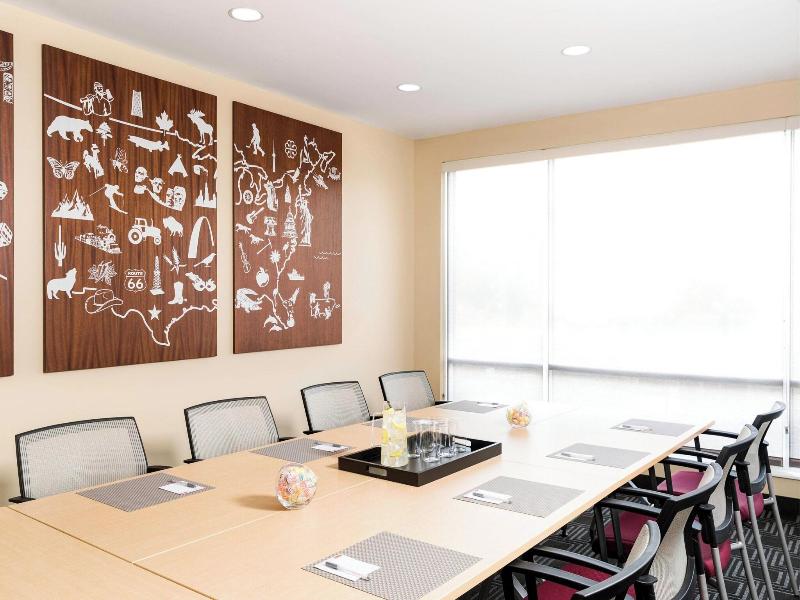 TownePlace Suites Pittsburgh Harmarville image
