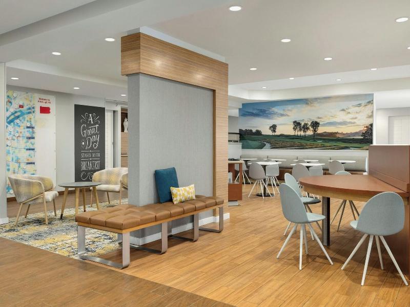 TownePlace Suites Pittsburgh Harmarville image